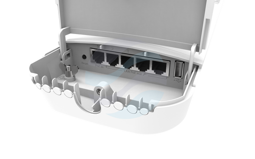 Mikrotik RouterBoard RBOmniTikPG-5HacD 5GHz 802.11ac Ant. 2x7.5dBi 5x Gbit USB POEOUT L4 2