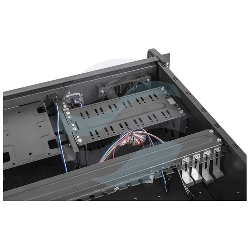 LANBERG SC01-4504-10B Obudowa serwerowa ATX, Micro-ATX, Mini-ATX, 7x SSD/HDD 3.5", 1x SSD/HDD 2.5", 3 wentylatory, USB 2.0, 450x430x177mm, Rack 19" 4U, metalowa, czarna 7